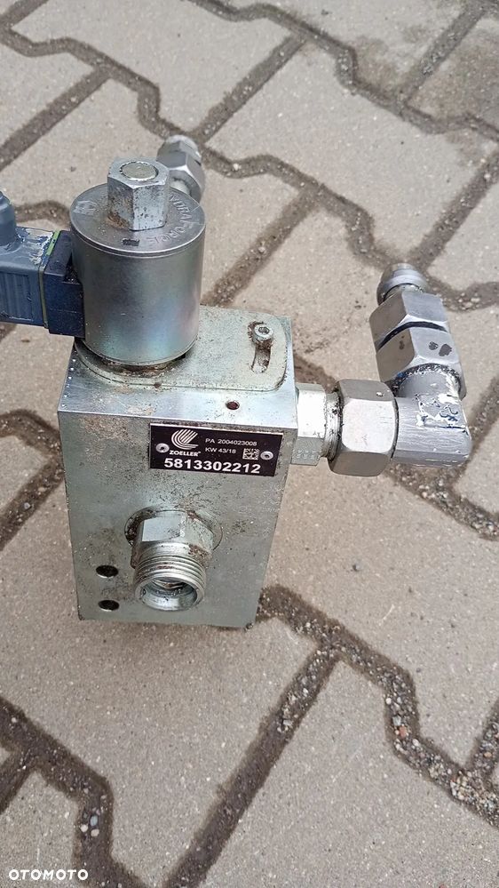 FV. BLOK STERUJĄCY ROZDZIELACZ HYDRAULICZNY 5813302212 ZOELLER Medium XL - 4
