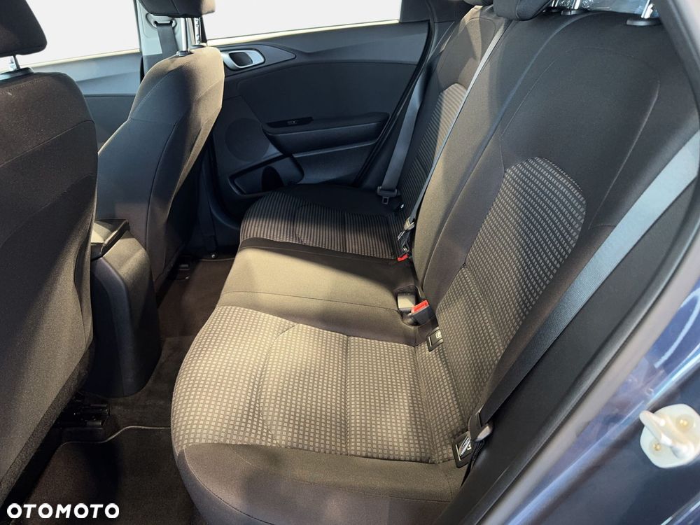 Kia Ceed - 12