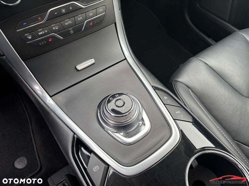 Ford S-Max - 32