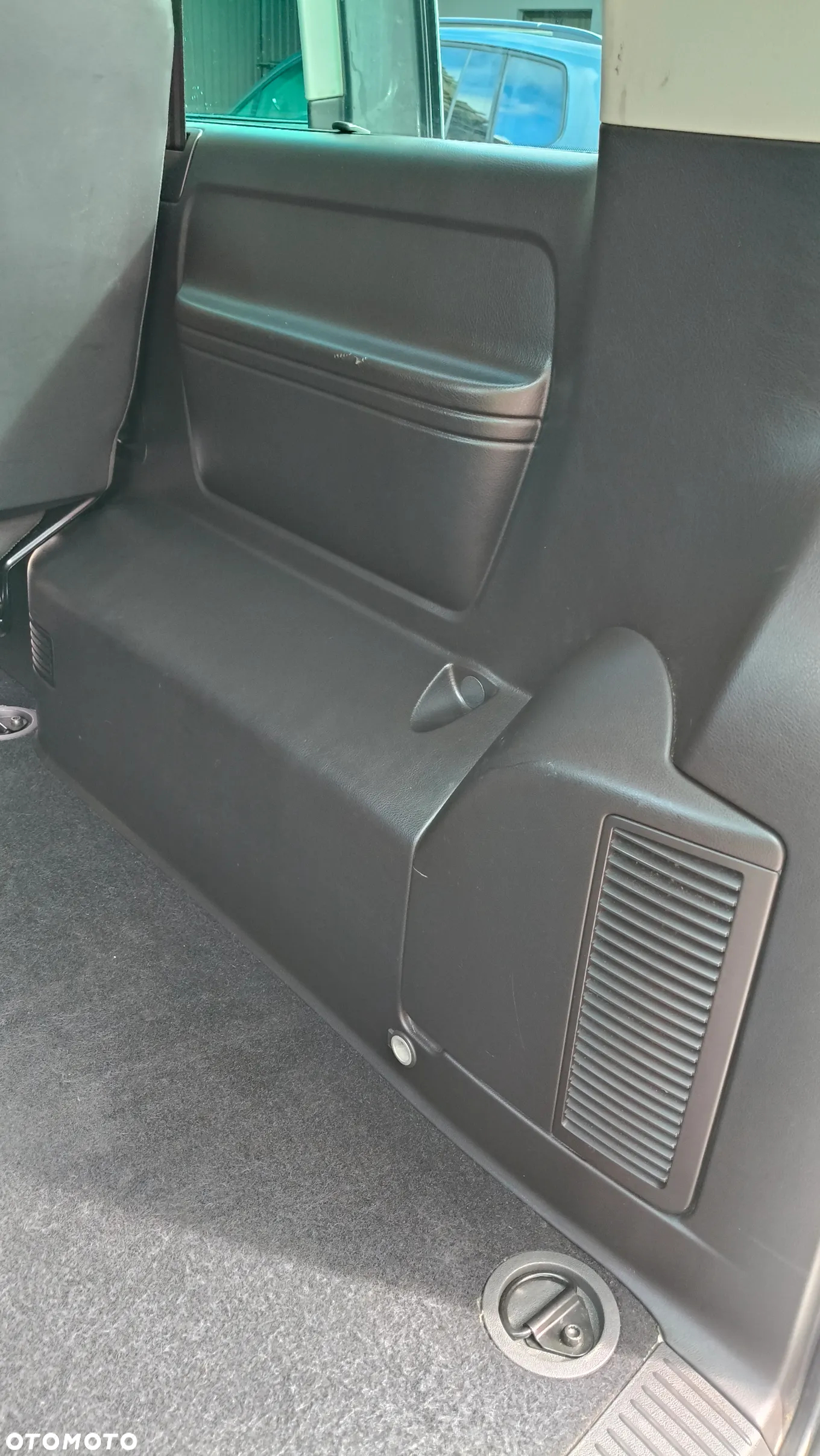 Volkswagen Caravelle - 18