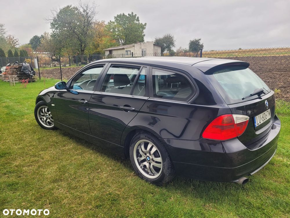 BMW Seria 3 320d DPF Touring - 2