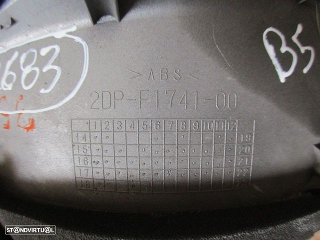 Grelha Friso 2DPF174100 YAMAHA NMAX 2018 125CC     CINZENTA DRT PAINEL INTERNO - 3