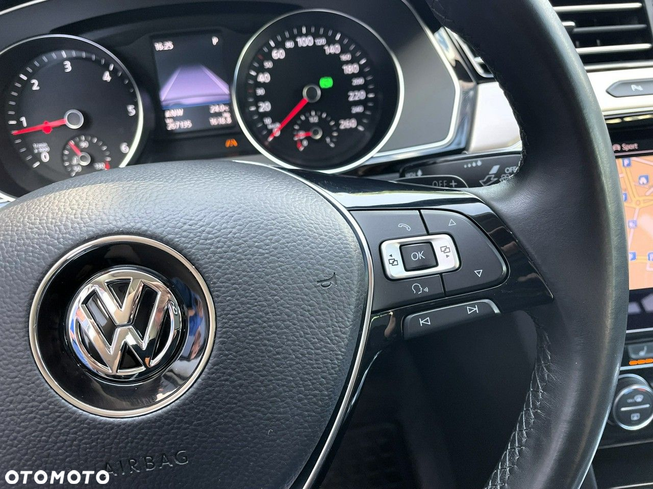 Volkswagen Passat 2.0 TDI BMT Highline DSG - 16