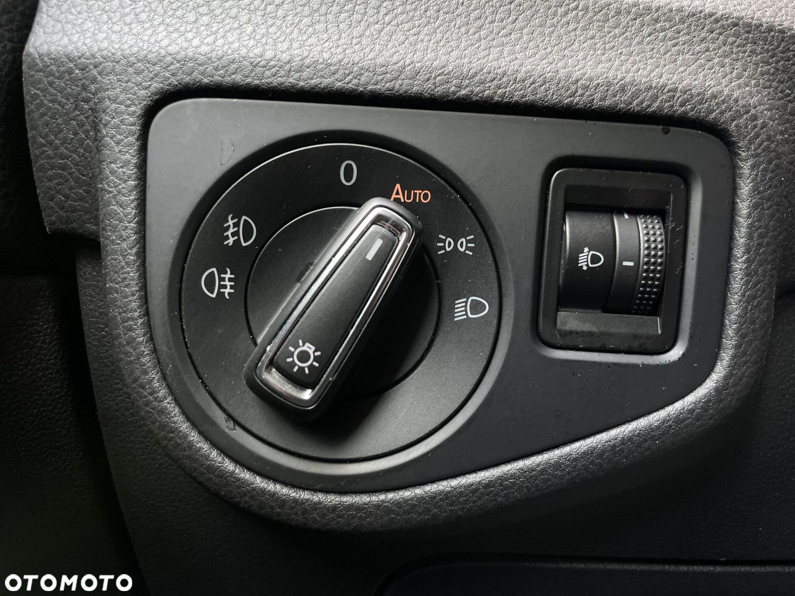 Volkswagen Golf VII 1.4 TSI BMT Comfortline DSG - 24