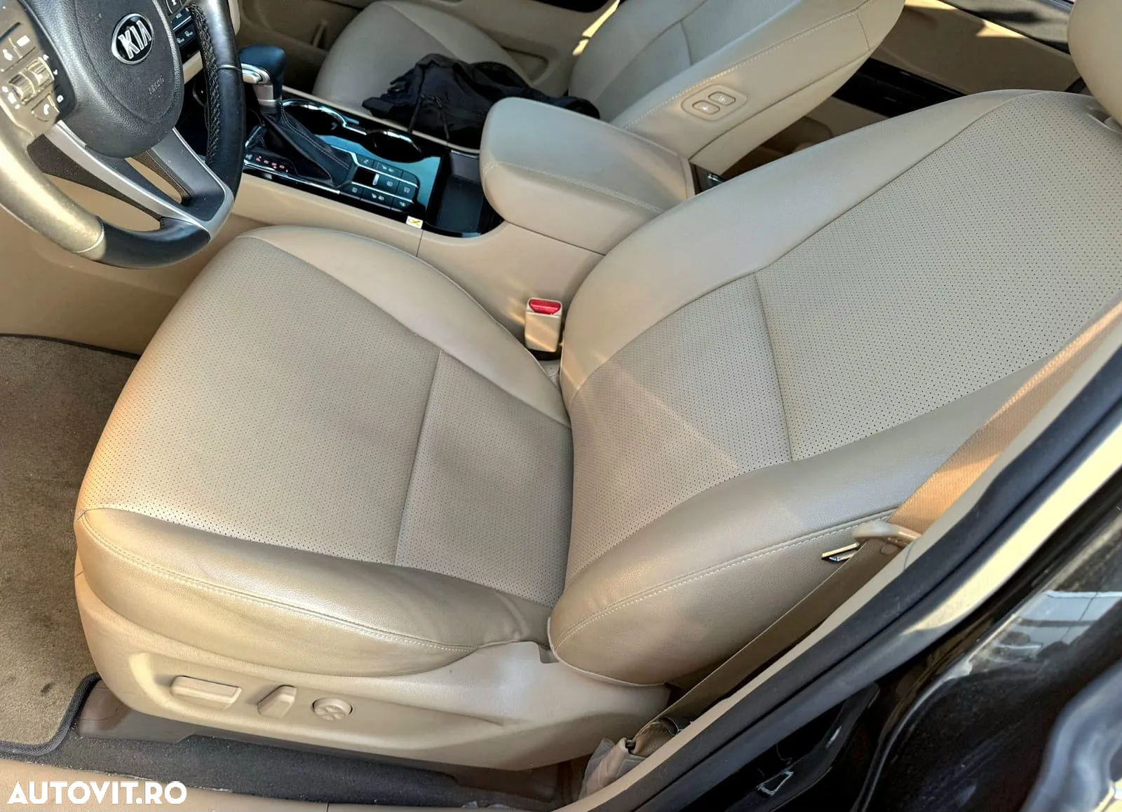 Kia Carnival - 26