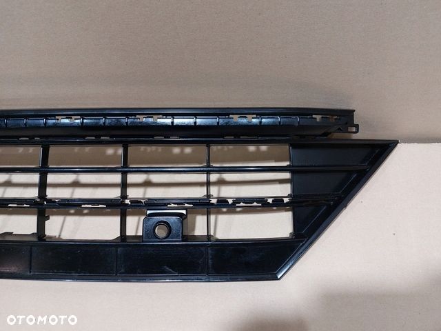 VW TIGUAN II 2 5NA R-LINE 15-20 GRILL KRATKA PRZÓD - 2