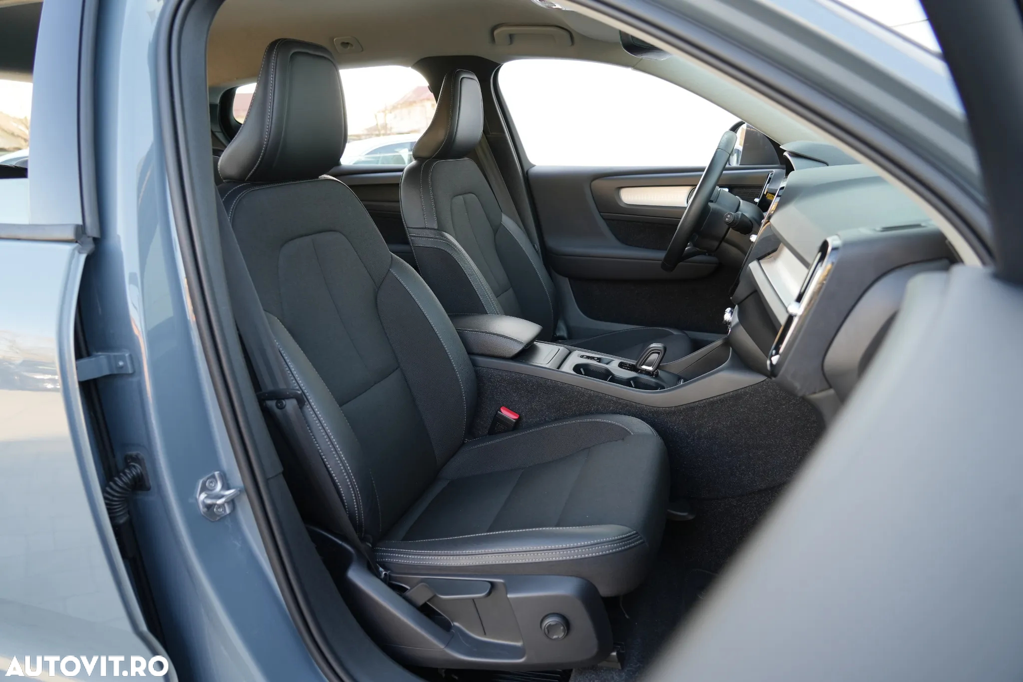 Volvo XC 40 T3 AT8 Momentum Pro - 13