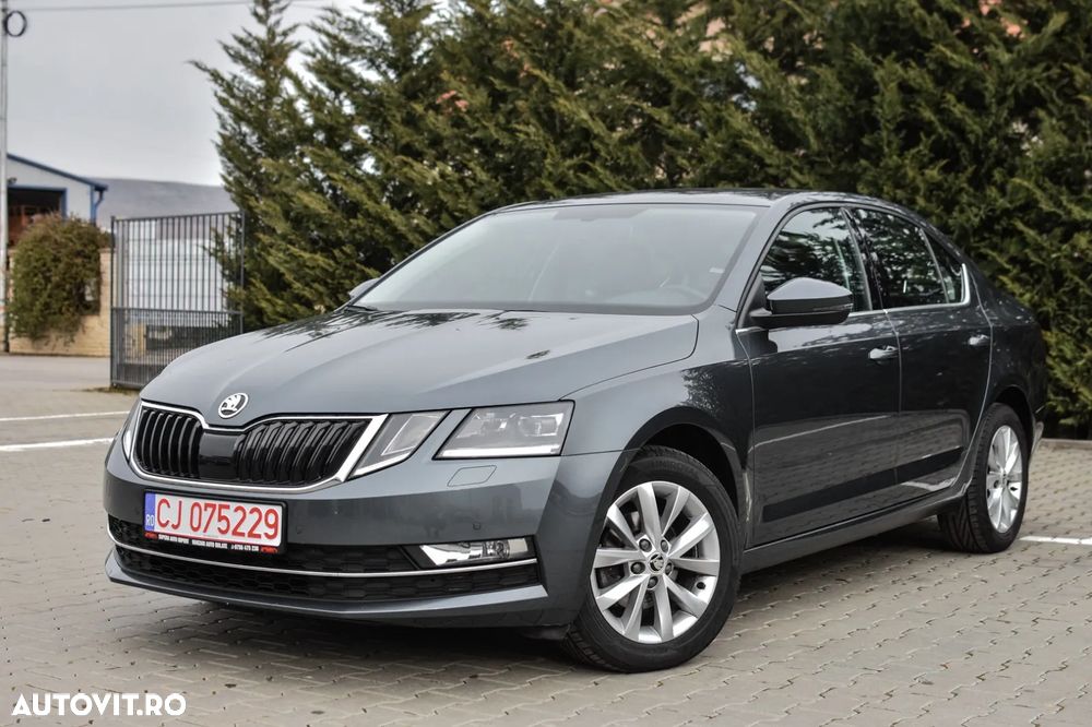 Skoda Octavia 1.6 TDI DSG Clever - 1