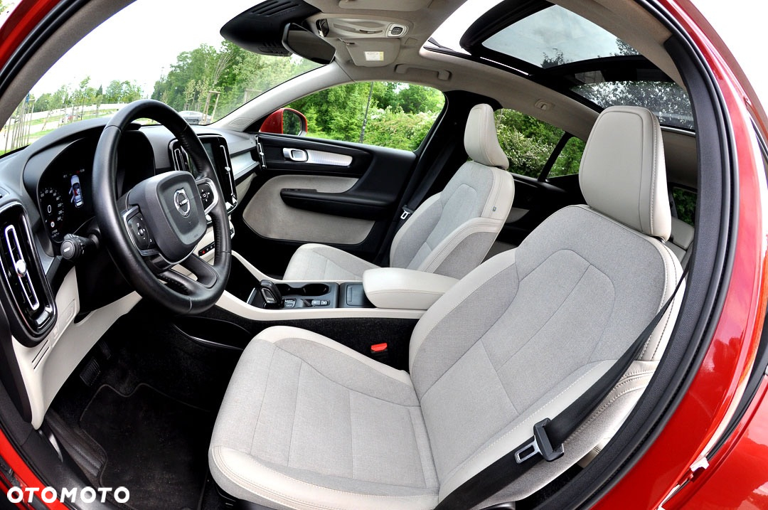 Volvo XC 40 T3 Geartronic Momentum Pro - 16
