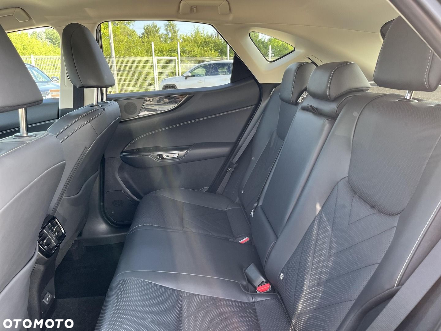 Lexus NX - 14