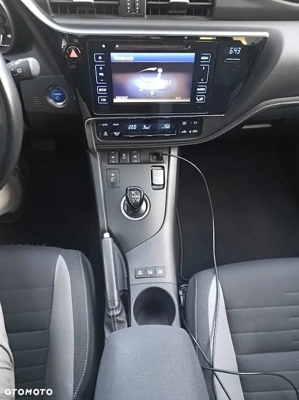 Toyota Auris Hybrid 135 Premium - 15