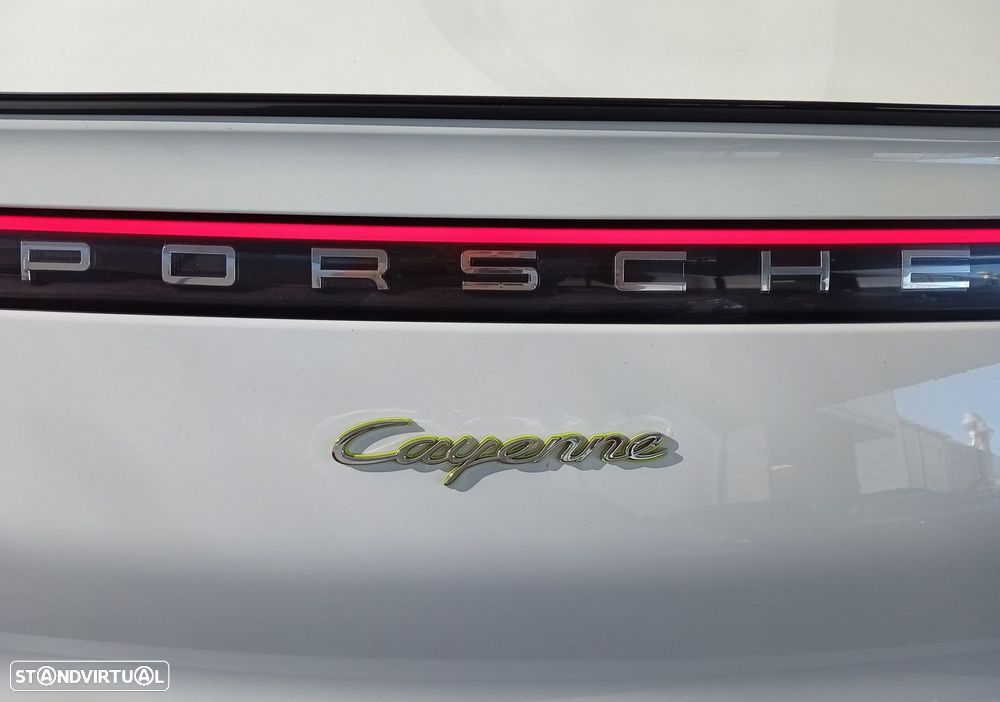 Porsche Cayenne Coupé E-Hybrid Platinum Edition - 25