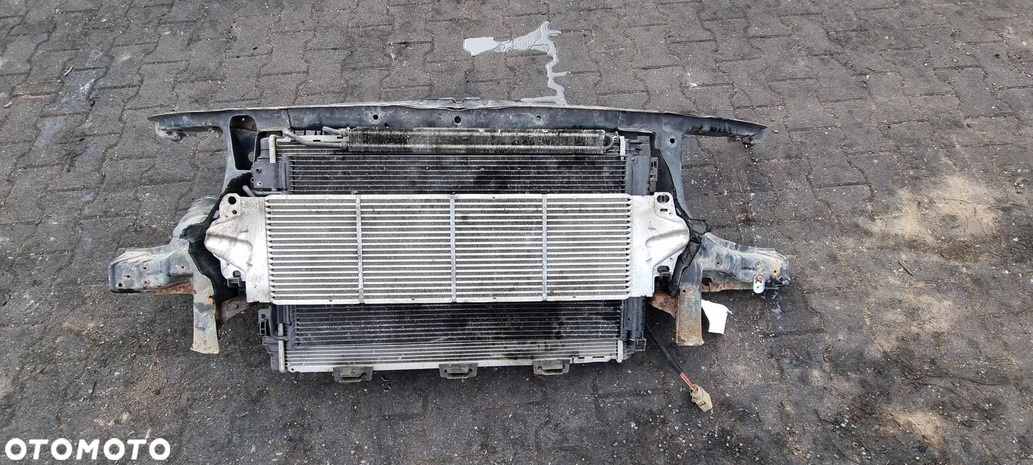 PAS PRZEDNI VOLKSWAGEN TRANSPORTER T5 CARAVELLE  L7H000043E - 1
