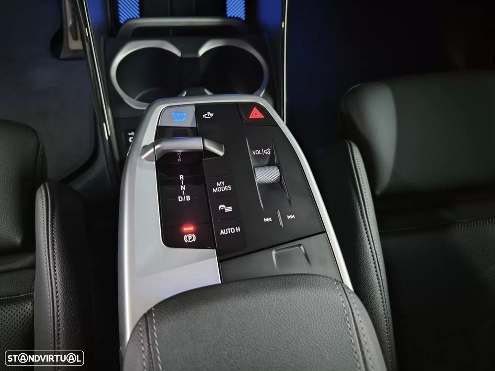 BMW iX1 xDrive30 Pack Desportivo M - 26