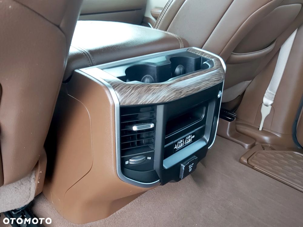 RAM 1500 Crew Cab Shortbed Laramie - 33