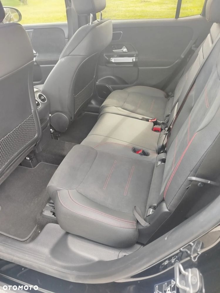 Mercedes-Benz GLB - 10