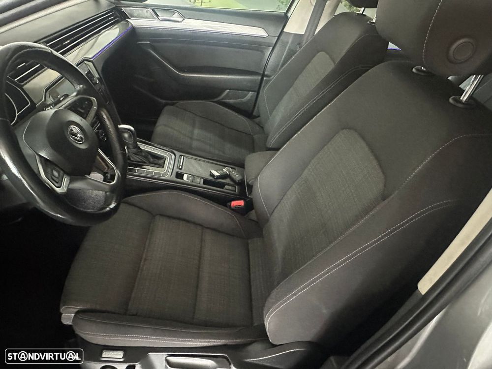 VW Passat 1.6 TDI Business DSG - 12