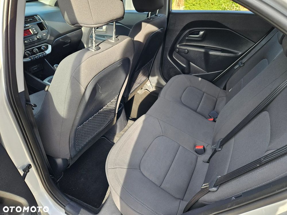 Kia Rio 1.4 Edition 7 - 9