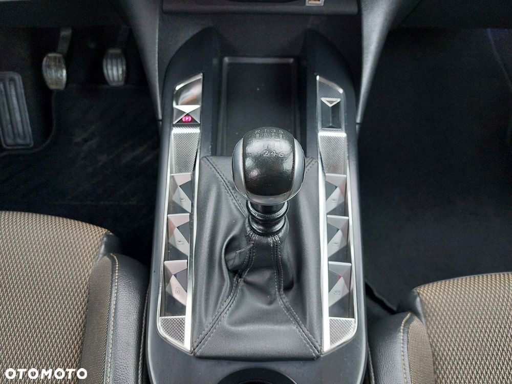 DS Automobiles DS 3 Crossback - 12