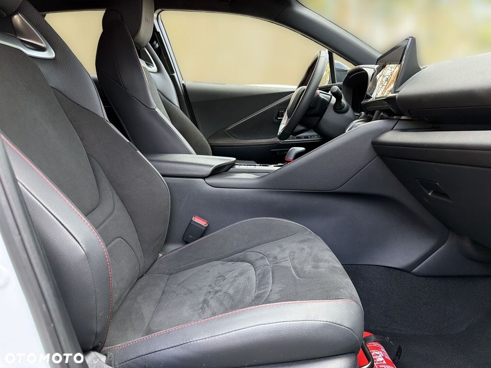 Toyota C-HR - 16