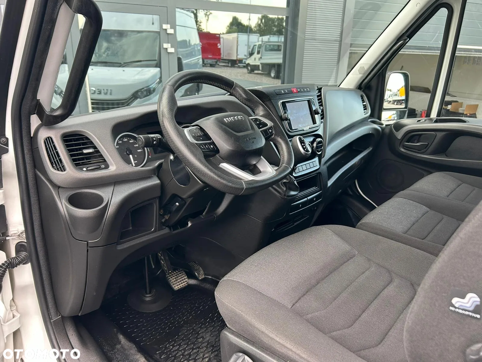Iveco Daily 35S18 3.0 HPI Hi-Matic L3H2 Średniak Warsztat regały bagażnik warsztatowy **Hak 3,5t**KLIMA**Sprowadzony**Kamera**2022R** - 11