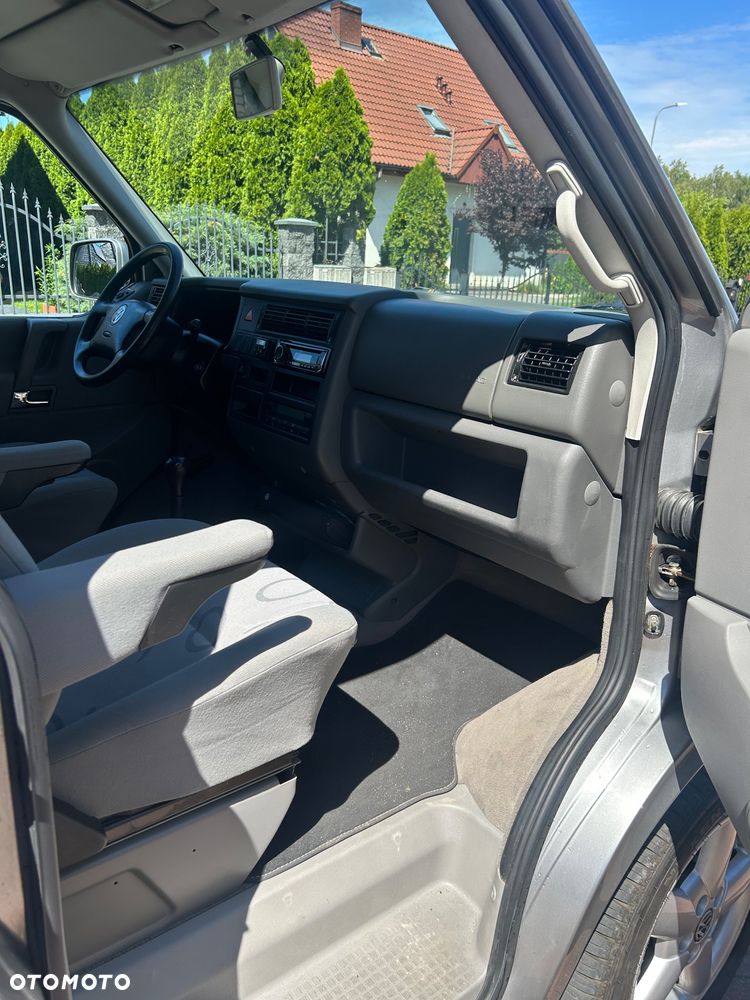 Volkswagen Multivan Standard - 28