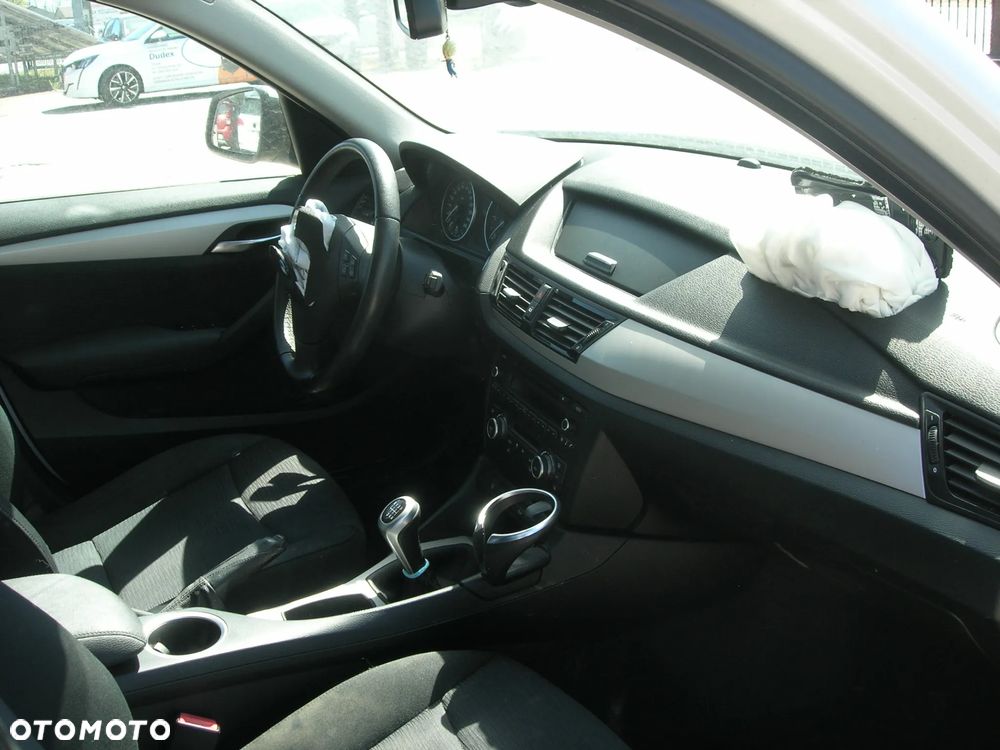 BMW X1 sDrive18d xLine - 22