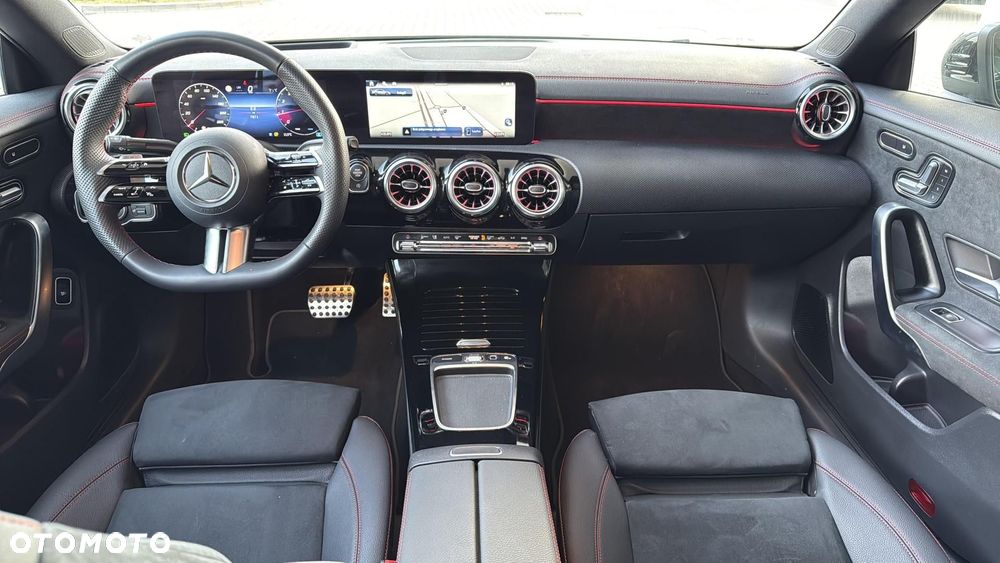 Mercedes-Benz CLA - 16