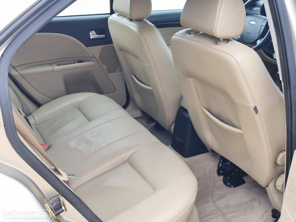 Ford Mondeo 2.0 TDCI Ghia Executive - 13