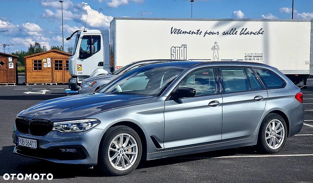 BMW Seria 5 525d Sport Line - 2
