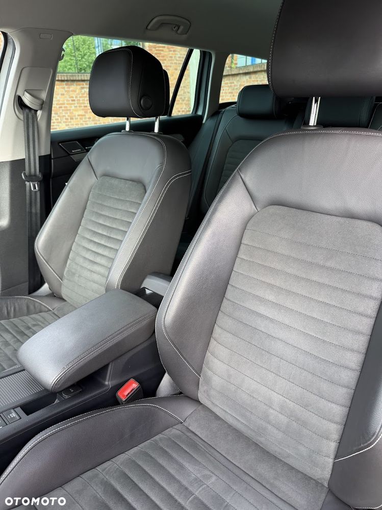 Volkswagen Passat 2.0 TSI Elegance DSG - 19