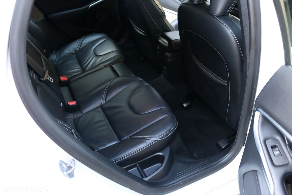 Volvo V40 D4 Drive-E R-Design Momentum - 7