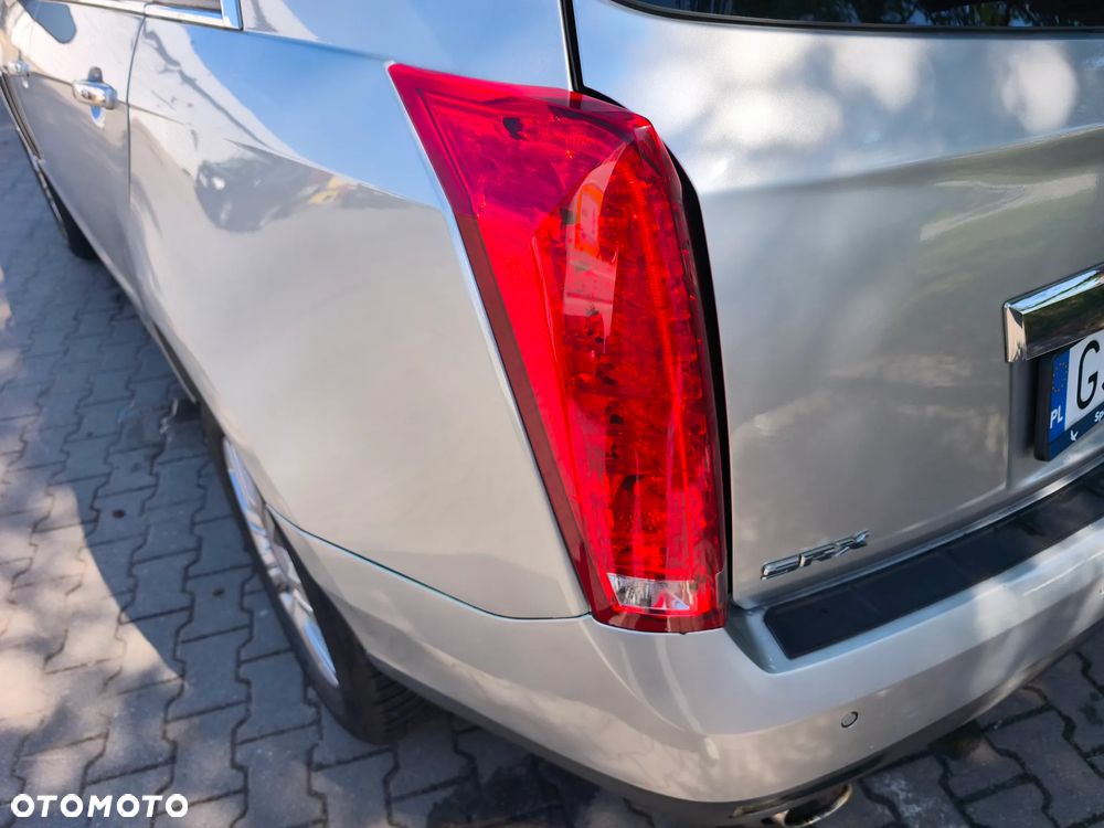 Cadillac SRX - 13