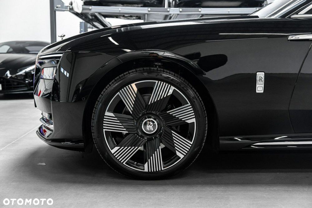 Rolls-Royce Spectre - 16