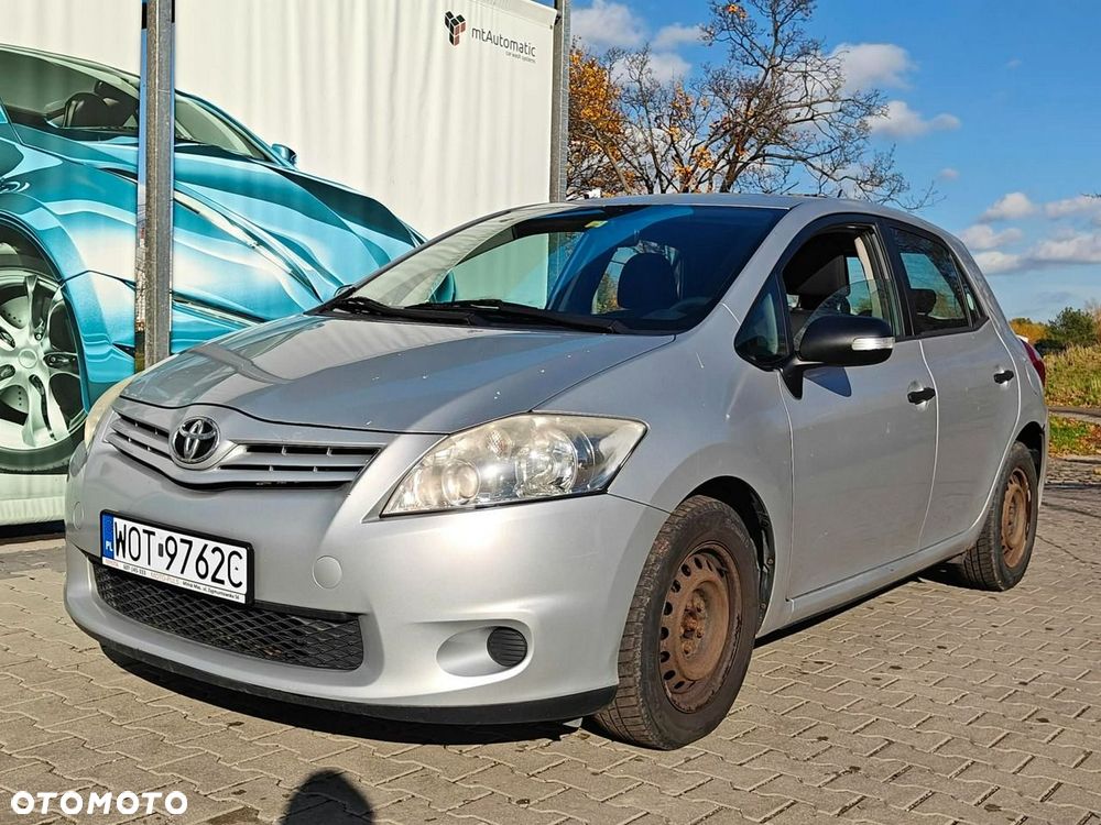 Toyota Auris - 1