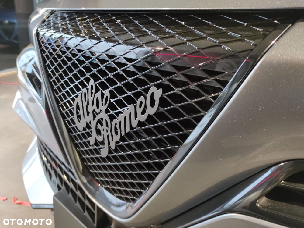 Alfa Romeo Junior 1.2 mHEV Ti eDCT - 8