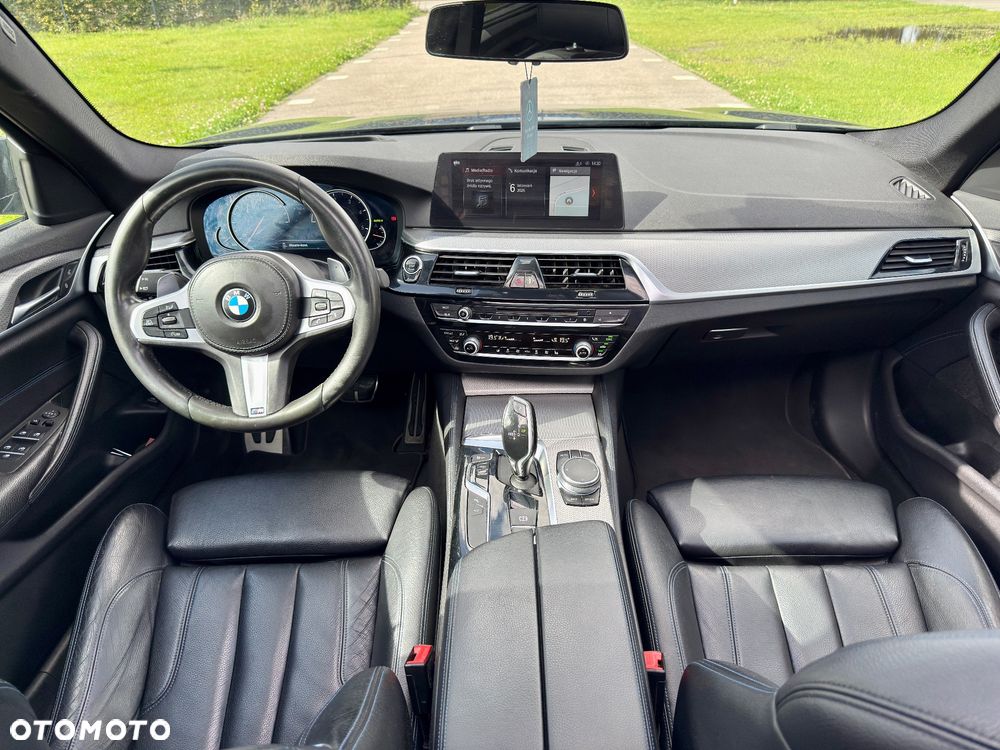 BMW Seria 5 520d M Sport - 23