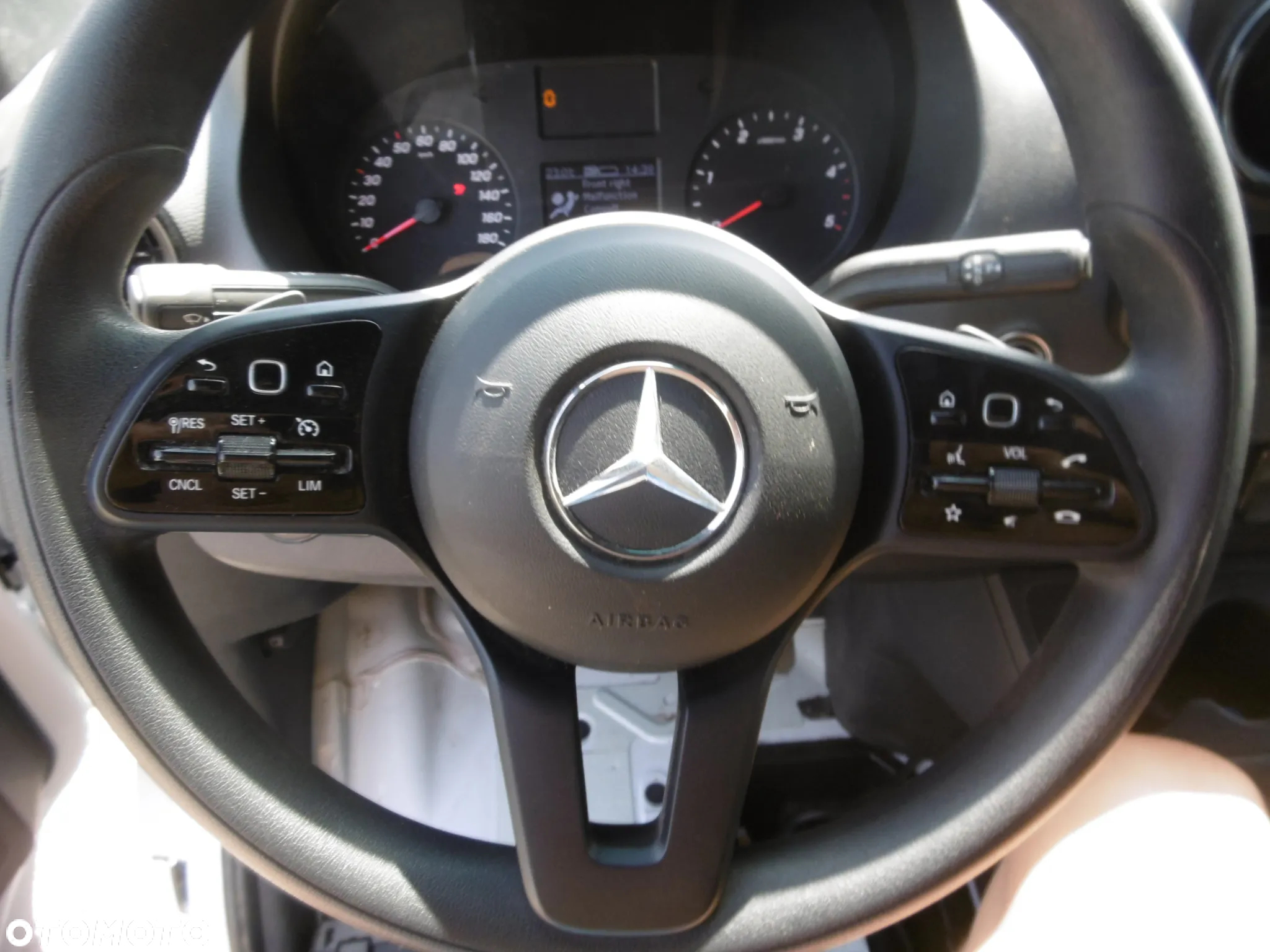 Mercedes-Benz Sprinter - 9