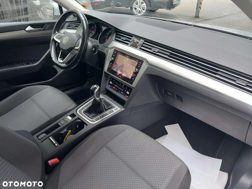 Volkswagen Passat - 18