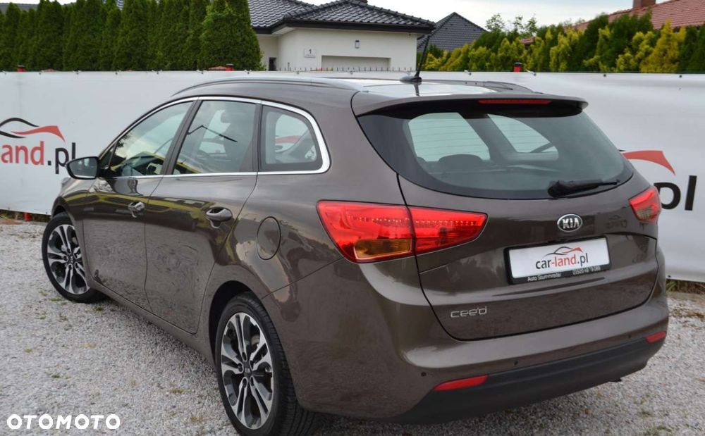 Kia Ceed - 10