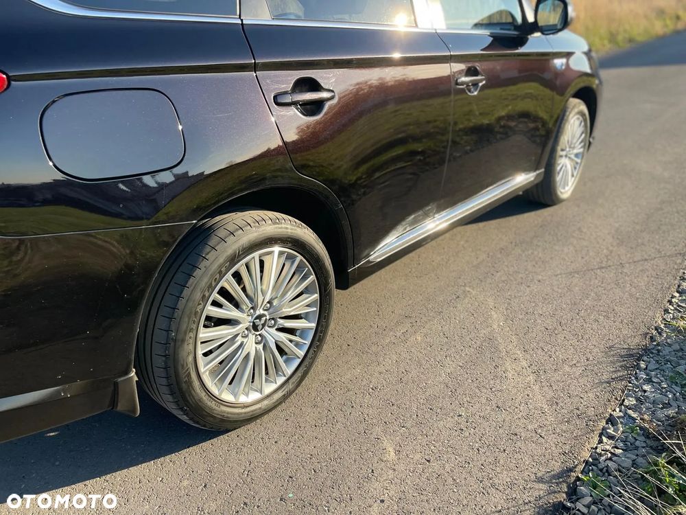 Mitsubishi Outlander PHEV Intense + - 6