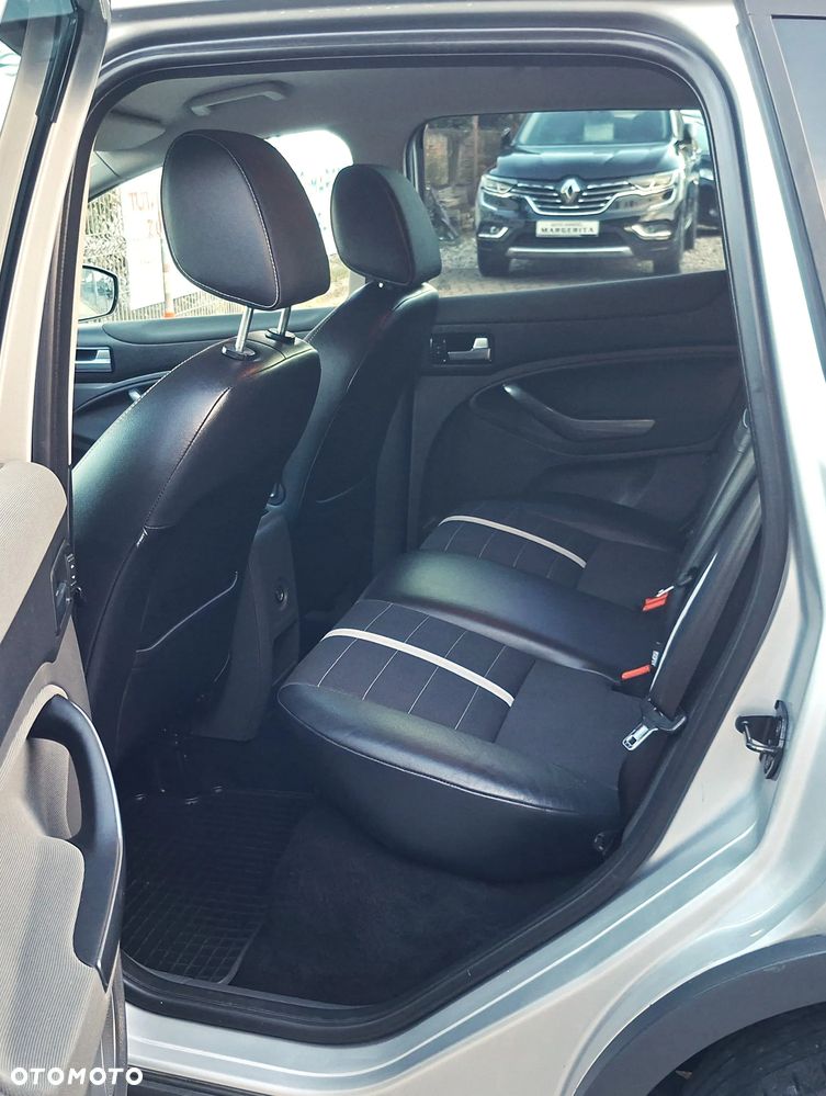 Ford Kuga 2.0 TDCi 2x4 Champions Edition - 17