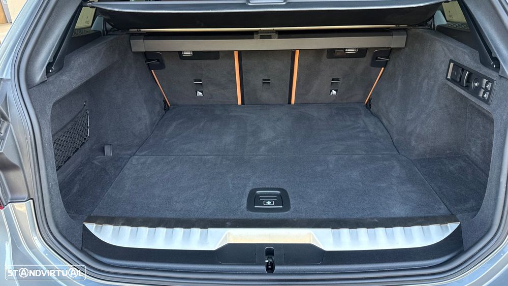 BMW 330 e Pack Desportivo M Pro Auto - 45
