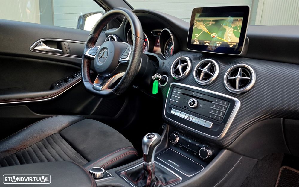 Mercedes-Benz A 180 d AMG Line - 12