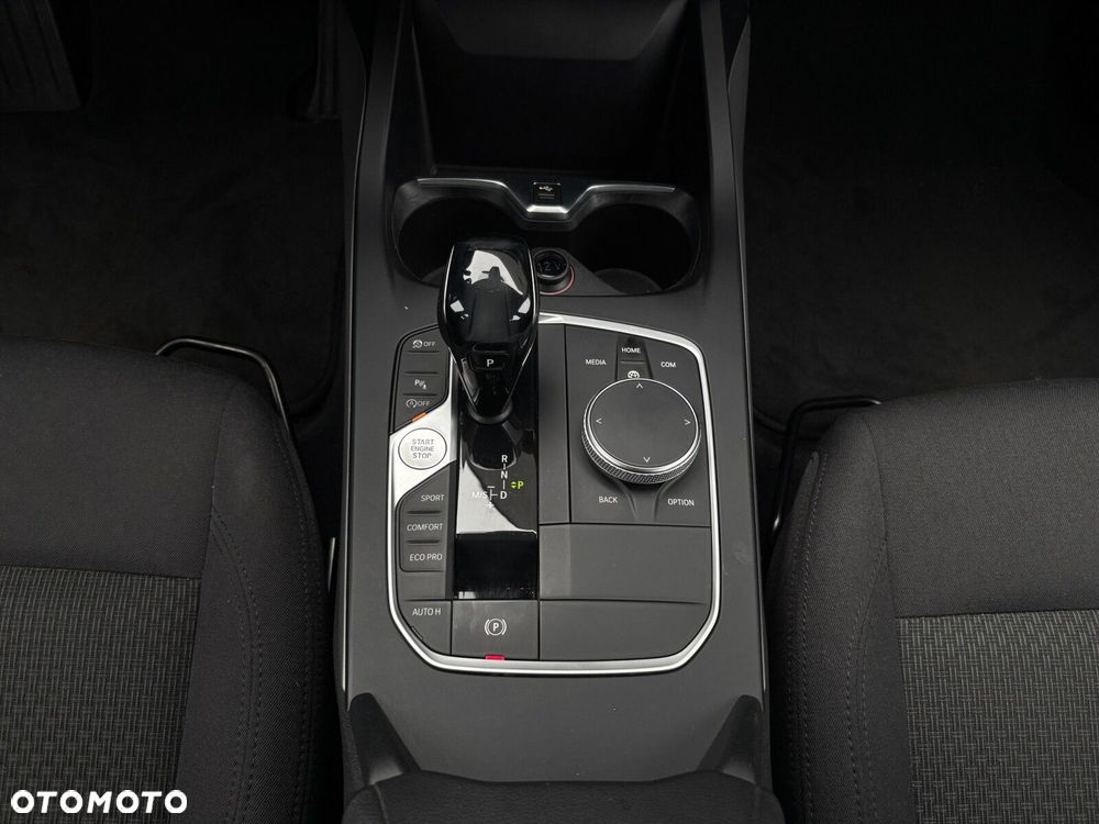 BMW Seria 1 118i - 13