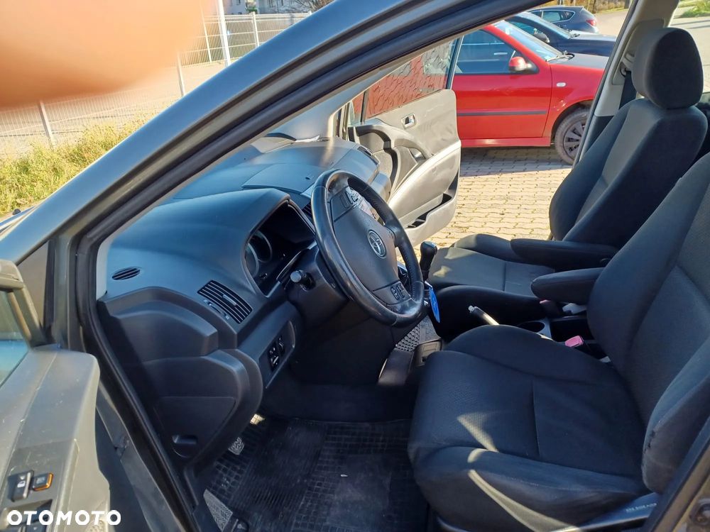 Toyota Corolla Verso - 9