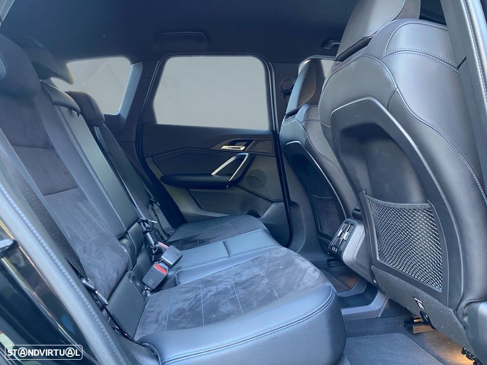 BMW iX1 eDrive20 Pack Desportivo M - 17