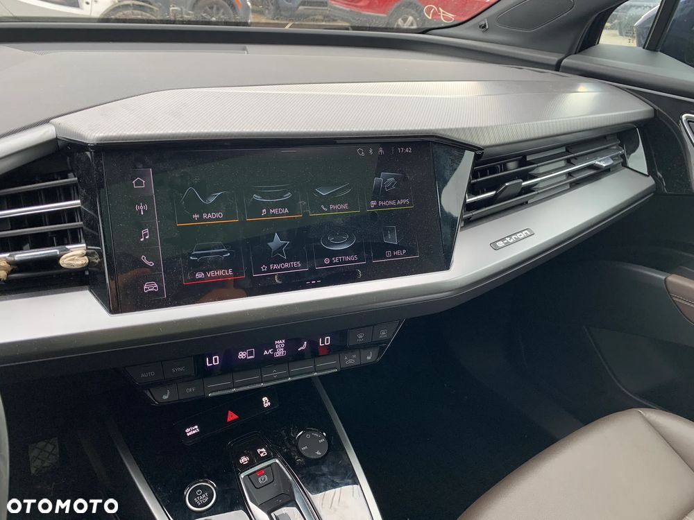 Audi Q4 e-tron 45 quattro - 11