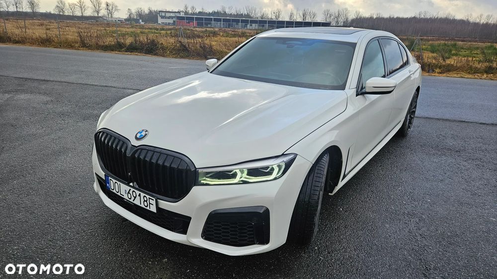BMW Seria 7 750i xDrive - 1