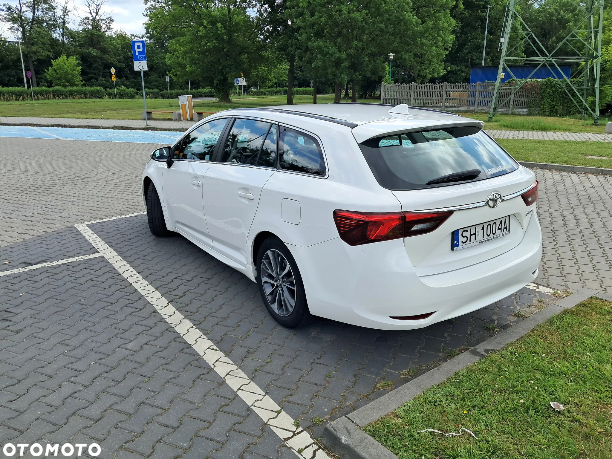 Toyota Avensis 2.0 D-4D Premium - 4